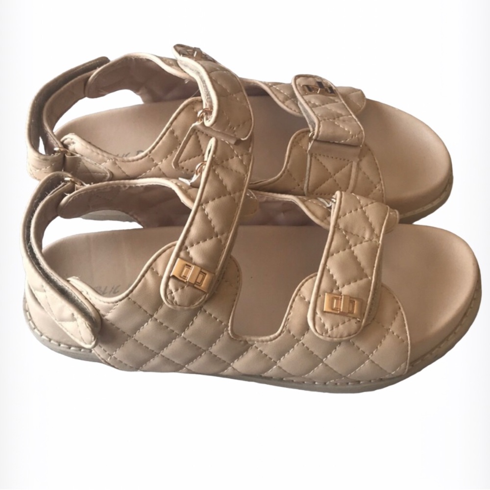 HP. PUBLIC DESIRE Carmen Nude Quilt Buckle Strap Flat Sandals - Picture 4 of 11